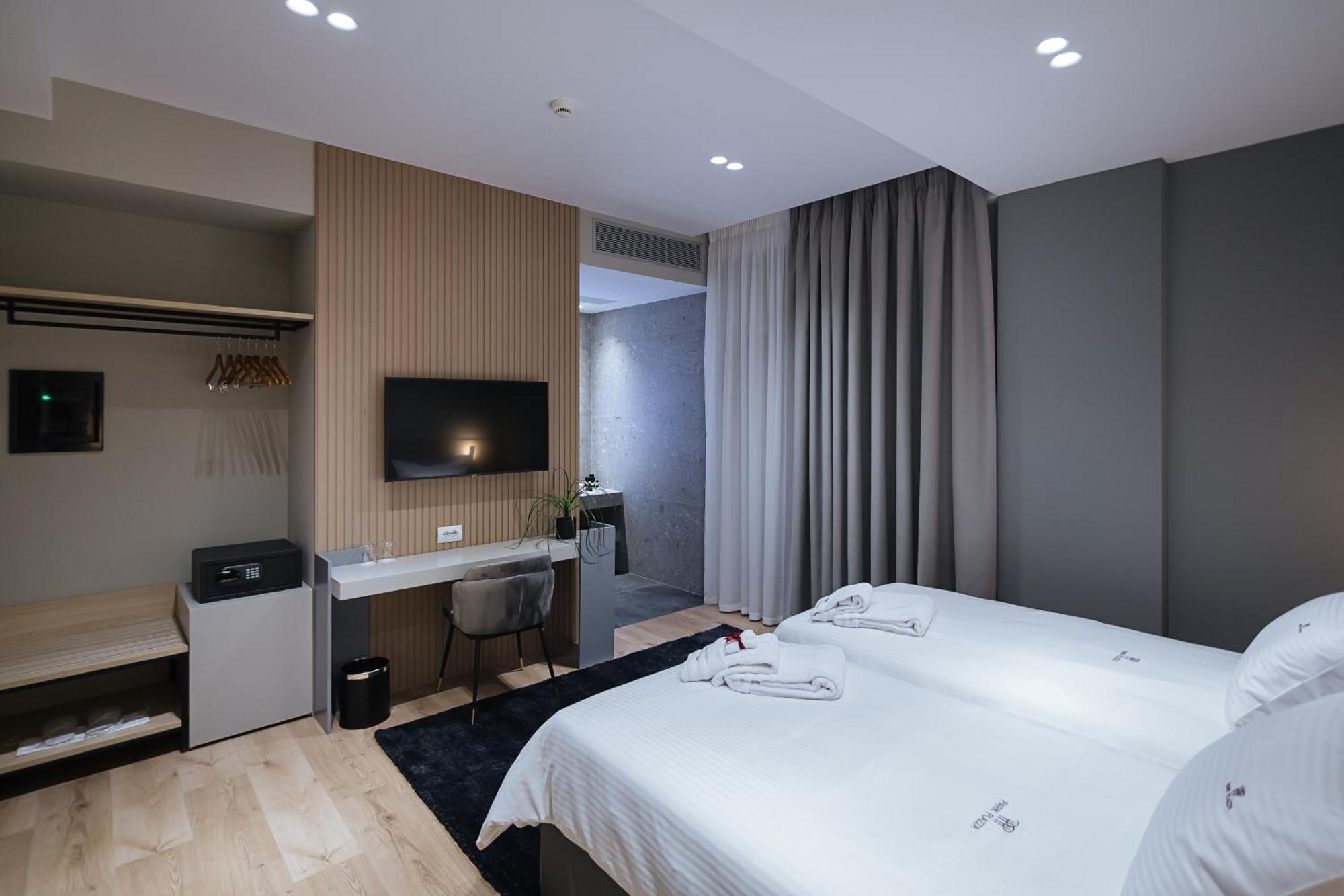 Hotel Park Plazza Korce Zimmer foto